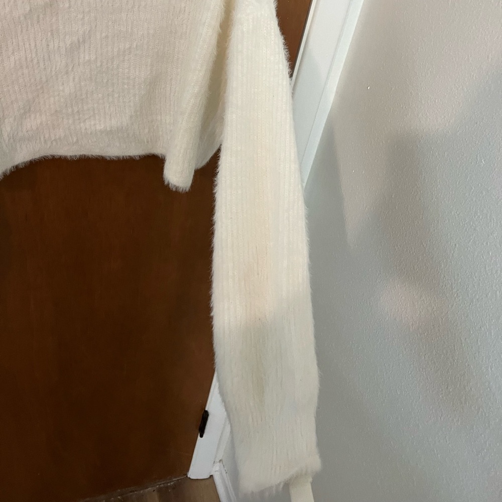 Red Dress Boutique sweater - Picture 5 of 5